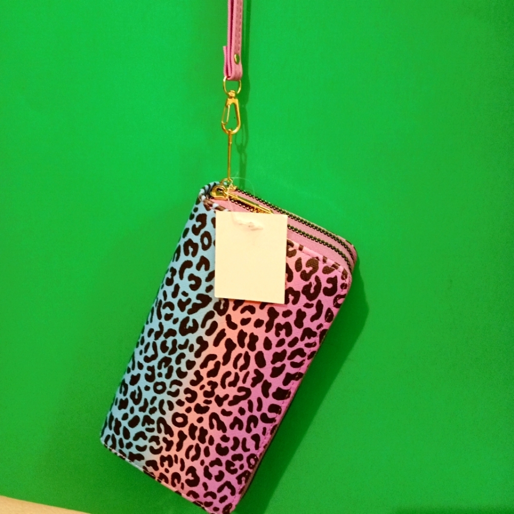 Cute leopard wristlet